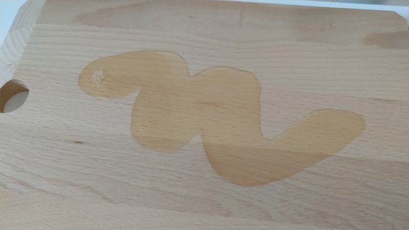 アマニ油を塗った木のまな板